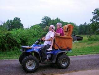 http://www.boredpanda.com/celebrating-their-50th-wedding-anniversary-with-style/