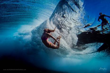 http://twistedsifter.com/2013/05/perfect-timing-underwater-perfection/