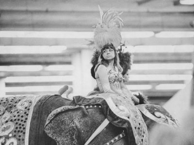 A performer waits for the opening number at